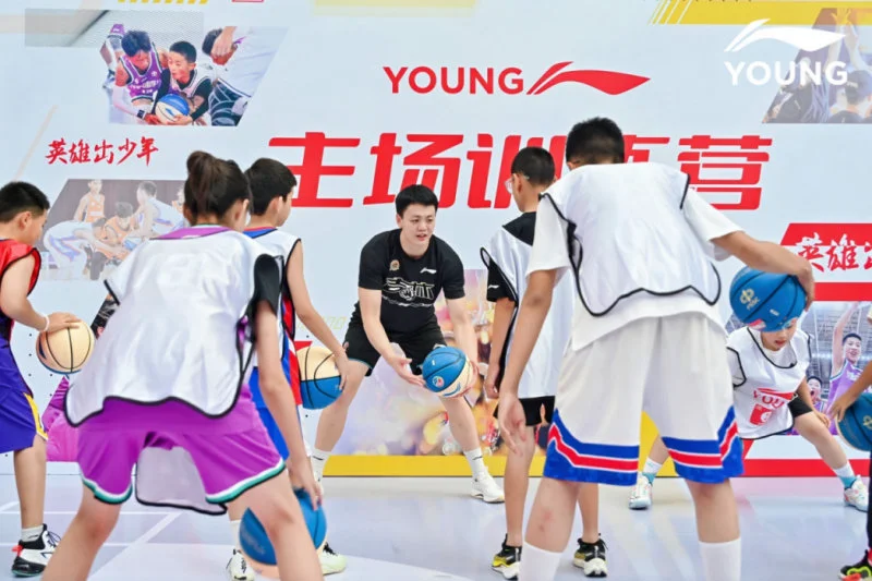 如何在篮球训练营中改善比赛策略?_1